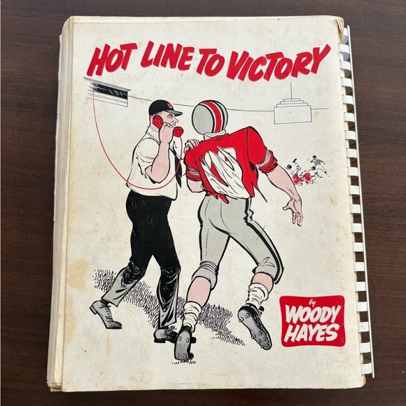 🏈 "Hot Line to Victory" by Ohio State University Buckeyes Coach Woody Hayes - Picture 2 of 14